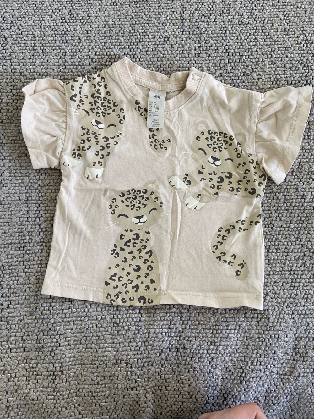 5/$10 Bundle - Baby Leopard Graphic Ruffle Sleeve Tee